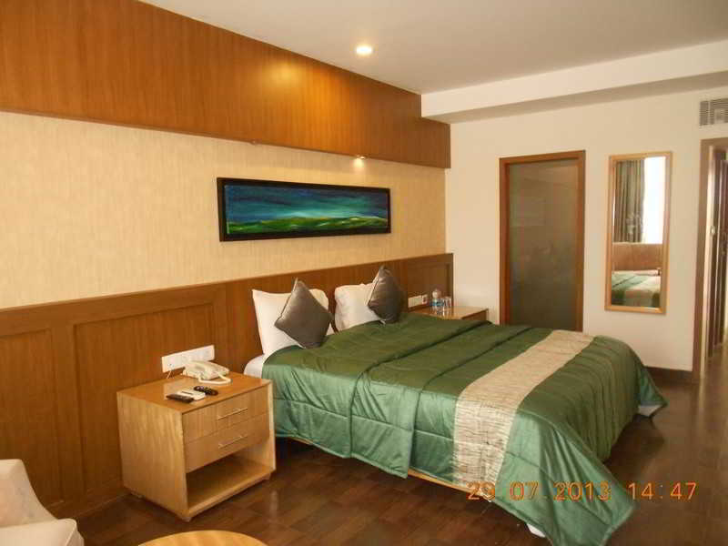 Vgp Golden Beach Resort Madrás Exterior foto